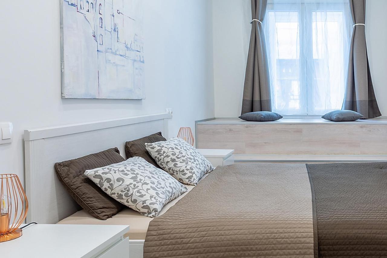 Goldcentral Apartment Dob Будапеща Екстериор снимка